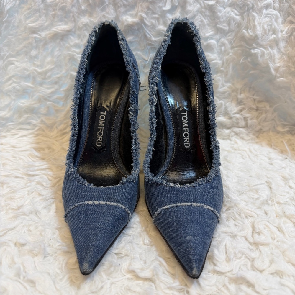 TOM FORD EUC Pointed Frayed Denim Pumps size 8.5